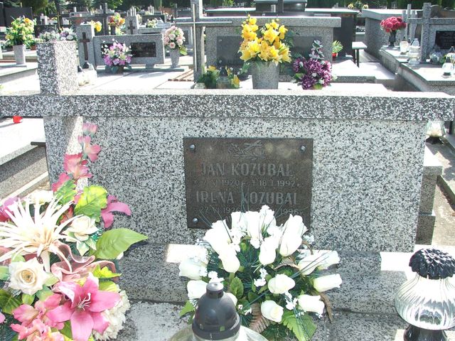 Grób Irena Kozubal