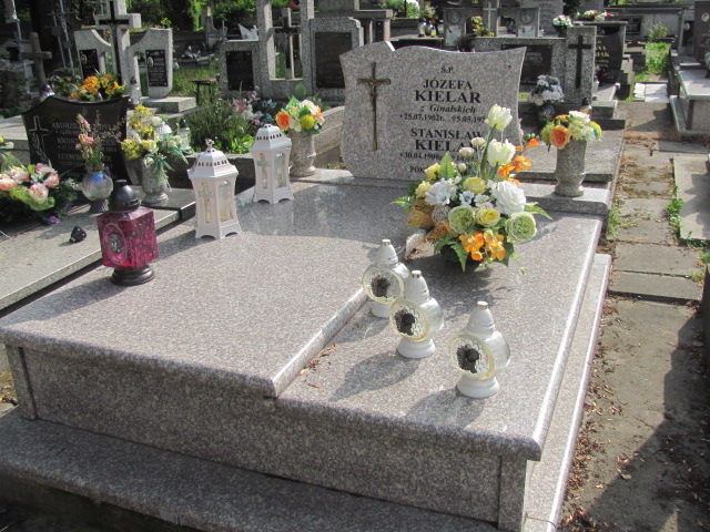Grób Stanisław Kielar
